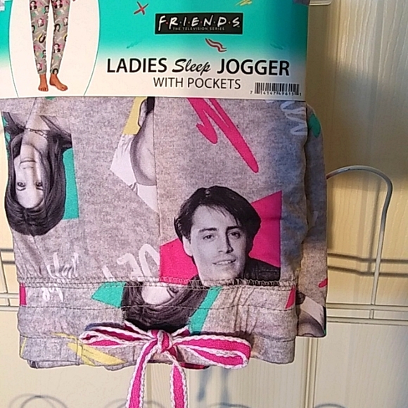 Friends Tv Show- NWT Women's Fleece Pajama Jogger/Lounge Pants w/Pocket- Size L - Picture 1 of 3
